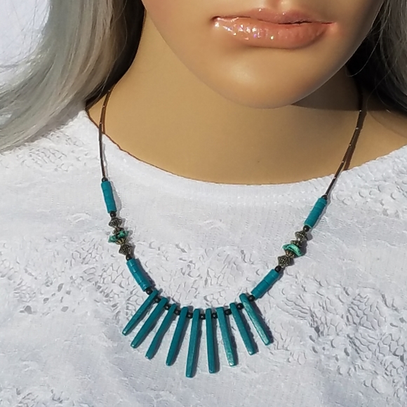 Jewelry - Unique Turquoise color Statement Necklace